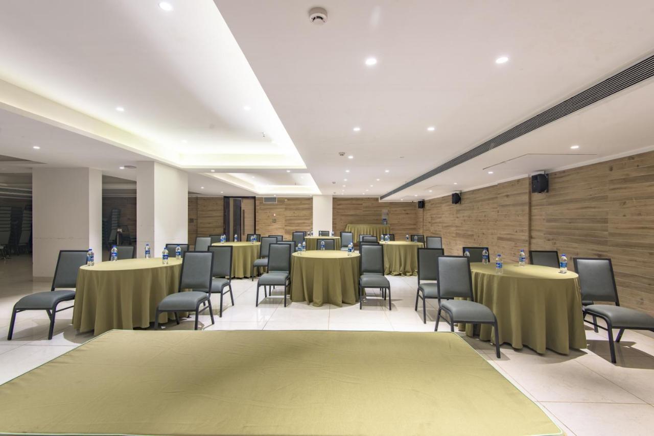 Hotel The Fern Residency Calangute-Baga, Goa Zewnętrze zdjęcie